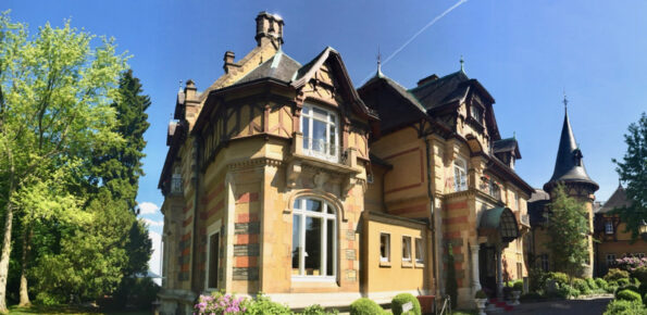 Villa Rothschild - Titel